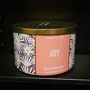 - Yankee Candle 3 wic lilac blossom